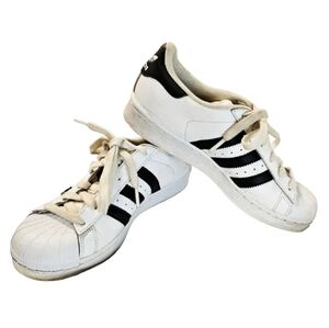 [Adidas] Superstar Classic White and Black Shell Toe Sneakers Size 4.5